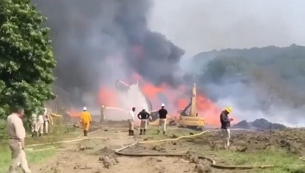 Explosión en ducto de Pemex deja 11 heridos en Veracruz