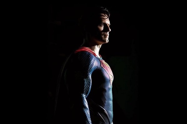Henry Cavill no volverá a enfundarse la capa de Superman