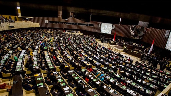 Indonesia prohíbe las relaciones extramatrimoniales