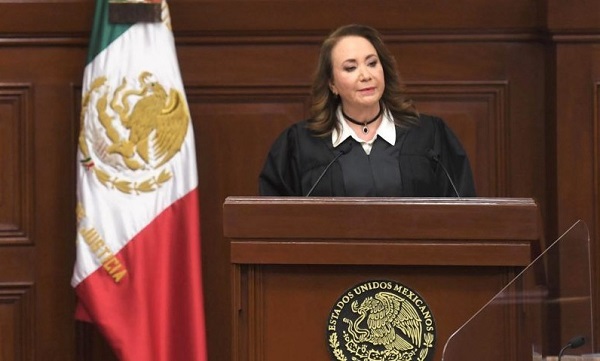 Analizarán señalamientos de plagio en tesis de ministra Esquivel