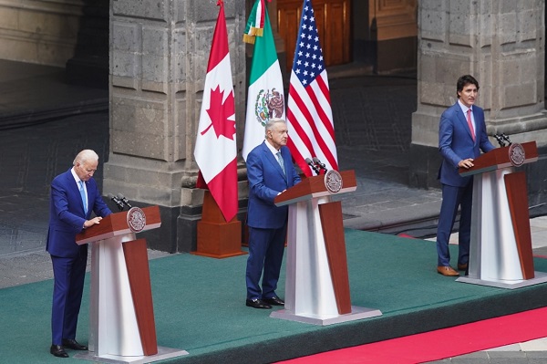 AMLO tarda 28 minutos en responder sobre el tema de migración