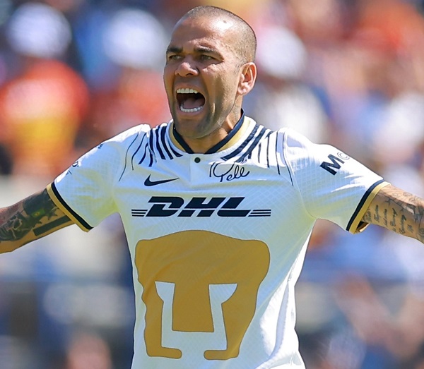 Detienen al futbolista Dani Alves por su presunta agresión sexual