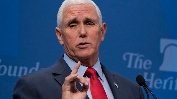 Hallan documentos clasificados en la residencia de Mike Pence en Indiana
