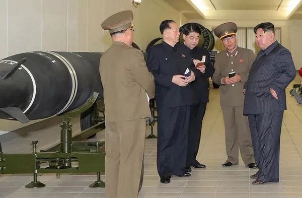 Kim Jong-un ordena aumentar la producción de materiales para armas nucleares