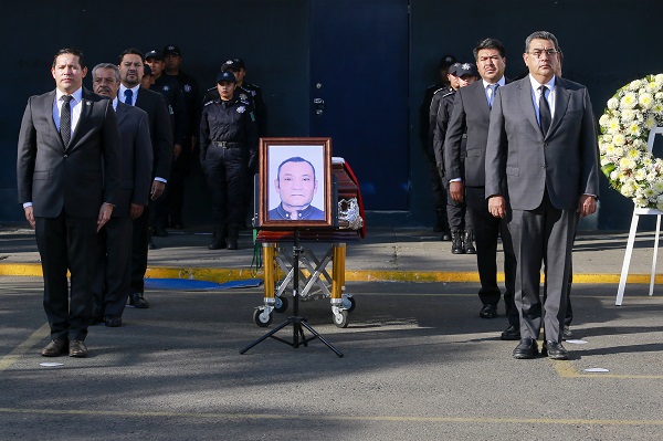 Preside Sergio Salomón homenaje a policía estatal que perdió la vida en cumplimiento de su deber