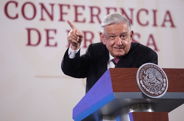 AMLO se reúne mañana con su gabinete para saber quiénes se quedan hasta 2024