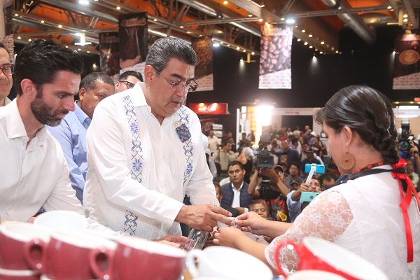 Gobierno de Puebla respalda y amplía oportunidades para sector cafetalero