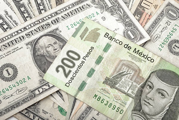 El peso mexicano rompe nuevo récord frente al dólar