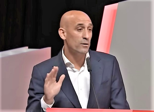 Luis Rubiales se niega a renunciar