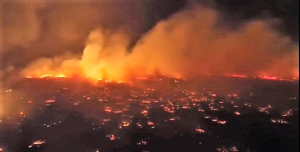 Emergencia en Hawaii por incendio forestal