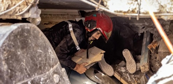 Mantienen labores de rescate tras el devastador terremoto en Marruecos