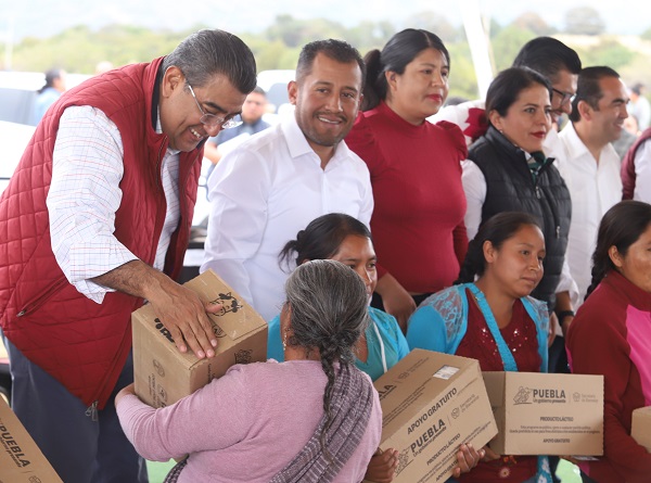 Gobierno de Puebla trabaja por los que menos tienen