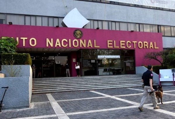 Avanza INE en organización de elecciones con renovación de parque vehicular