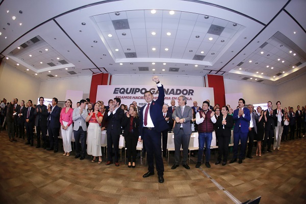 Presentan Armenta Mier equipo de campaña