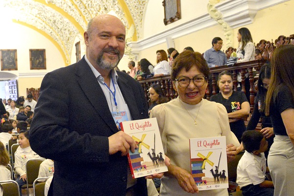 Presenta Lilia Cedillo El Quijotito