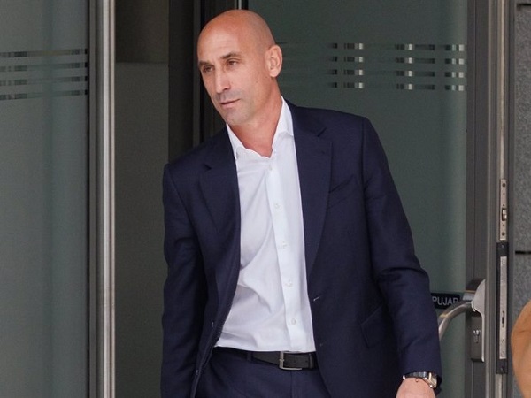 Fiscalía de España pide 2 años y medio de prisión para Luis Rubiales 
