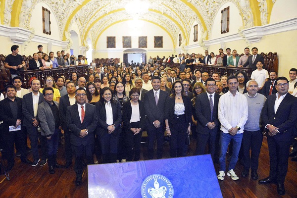 Lalo Rivera se compromete a dotar de vialidades a CU2