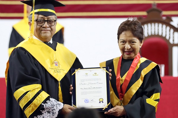 Rectora Lilia Cedillo recibe Doctorado Honoris Causa por la UNT