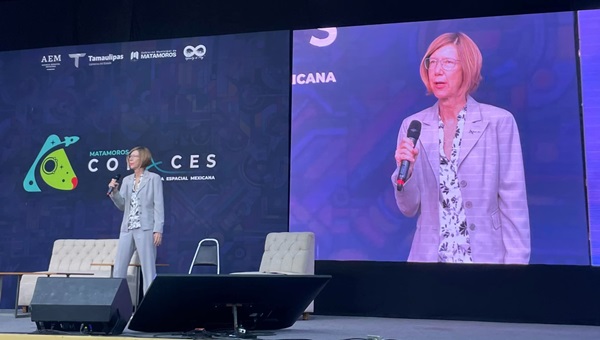 Kathryn Lueders presenta SpaceX en CONACES 2024