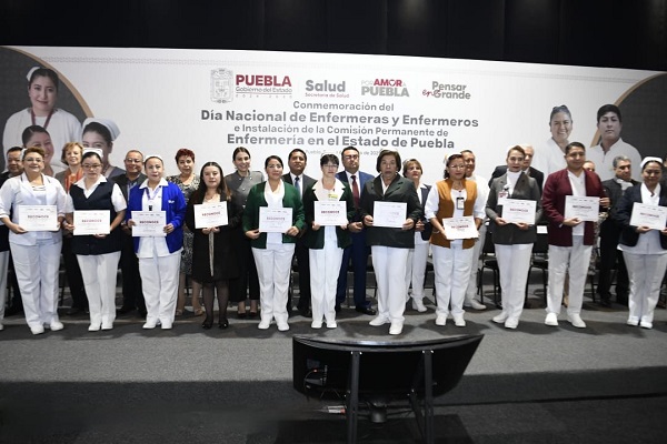 Gobierno estatal reconoce a enfermeras y enfermeros