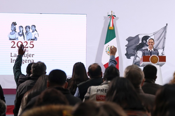 Sheinbaum crea centro nacional de diseño de semiconductores