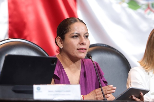 Lupita Cuautle expone desarrollo de San Andrés en Congreso de la Unión