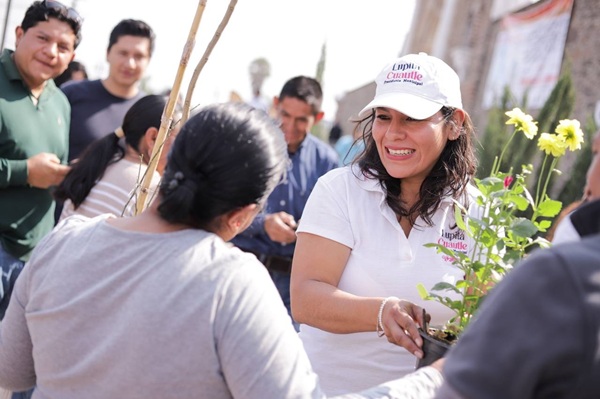 Conmemora Lupita Cuautle el Día de la Madre Tierra con jornada de adopción de árboles