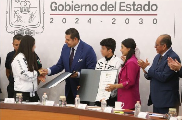 Puebla vibra con triunfos y juegos escolares
