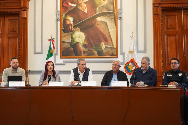 Pepe Chedraui sostiene diálogo con representantes de fraccionamientos