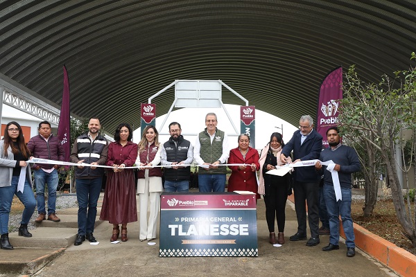 Entrega Ayuntamiento techado escolar con captación pluvial