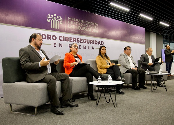 Necesario tipificar ciberasedio: panelistas