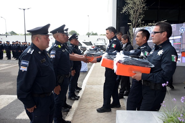 Entrega SSC uniformes a elementos operativos