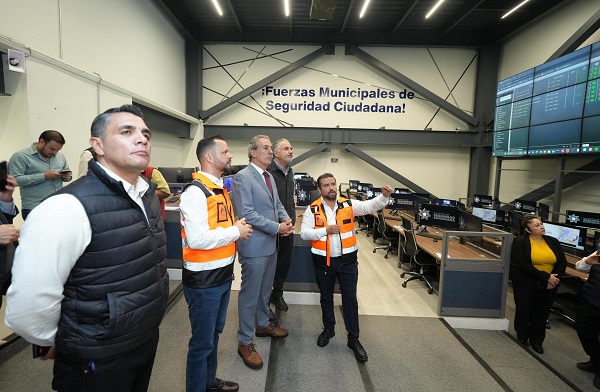 Chedraui supervisó el Centro de Monitoreo Semafórico
