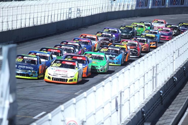 Impulsan deporte con éxito de NASCAR en Puebla