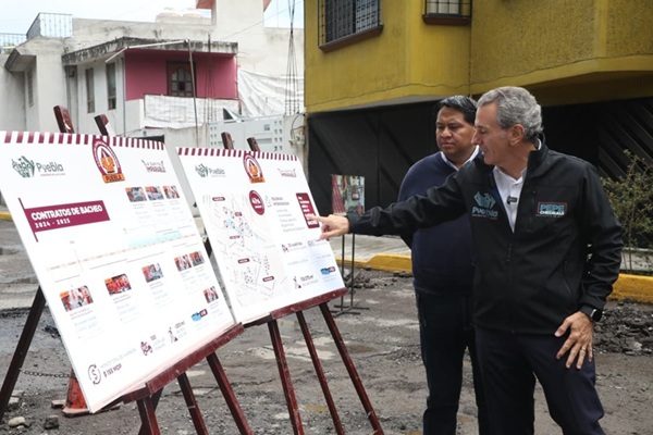 Ayuntamiento invierte recursos de Estaciónate Aquí en bacheo