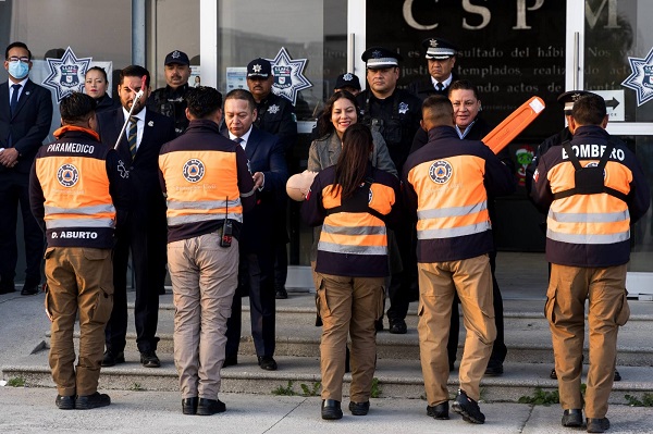 Lupita Cuautle refuerza con equipamiento a cuerpos de seguridad
