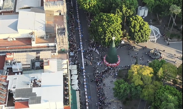 Puebla logra récord Guinness con rosca gigante