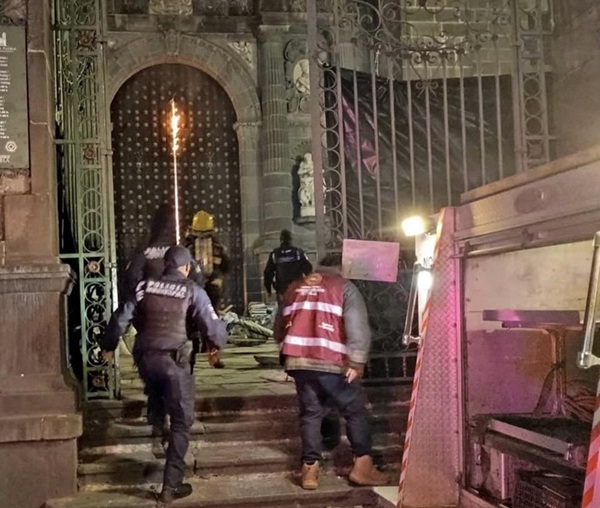 Refuerza Gobierno de la Ciudad protección de la Catedral