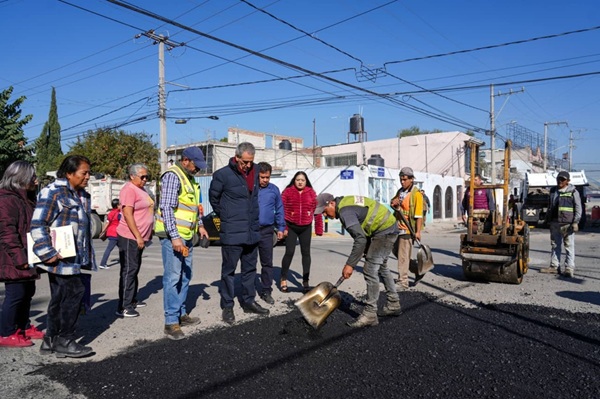 Supervisa Chedraui labores de bacheo en Álamos Vista Hermosa