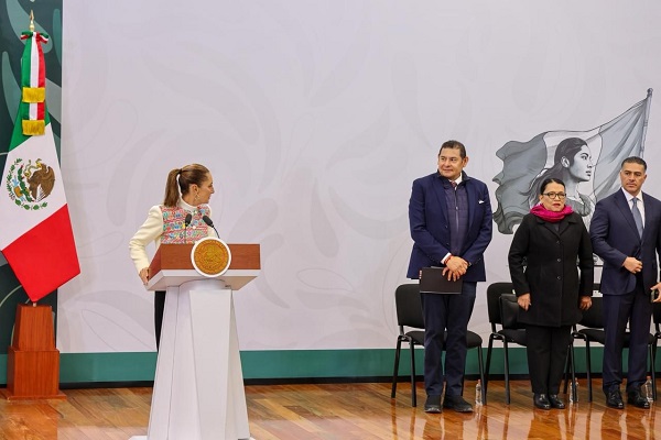 Cumple la presidenta Sheinbaum con damnificados en Puebla