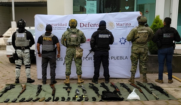 Aseguran armas y droga en inmueble de Chignahuapan