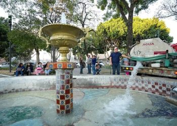 Inauguran mantenimiento de fuentes en el parque de San José