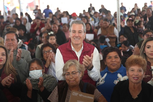 Entrega Chedraui despensas en la colonia Guadalupe Hidalgo