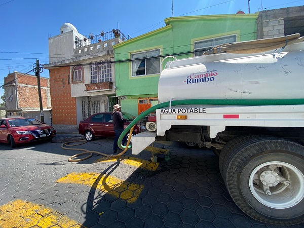 Acuerdan mejorar suministro de agua en colonia de San Andrés