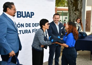 Entrega BUAP 875 uniformes a atletas 2026