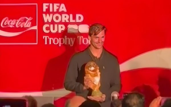 Llega a Puebla trofeo del Mundial 2026