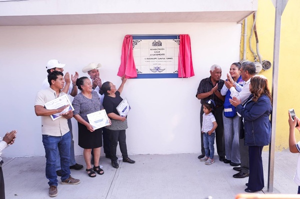 Moderniza Lupita Cuautle vialidad en San Luis Tehuiloyocan