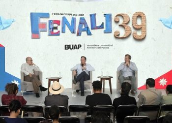 Dialogan sobre el Crack en la Fenali BUAP 2026