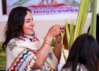 Preserva Tonantzintla tejido de palma de Semana Santa