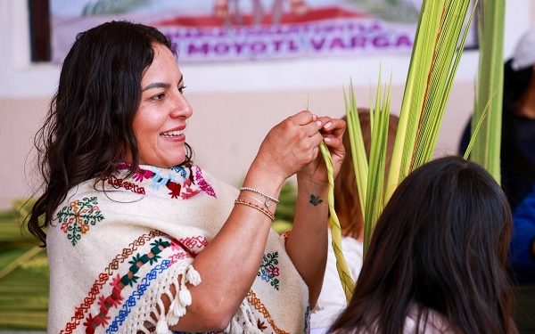 Preserva Tonantzintla tejido de palma de Semana Santa